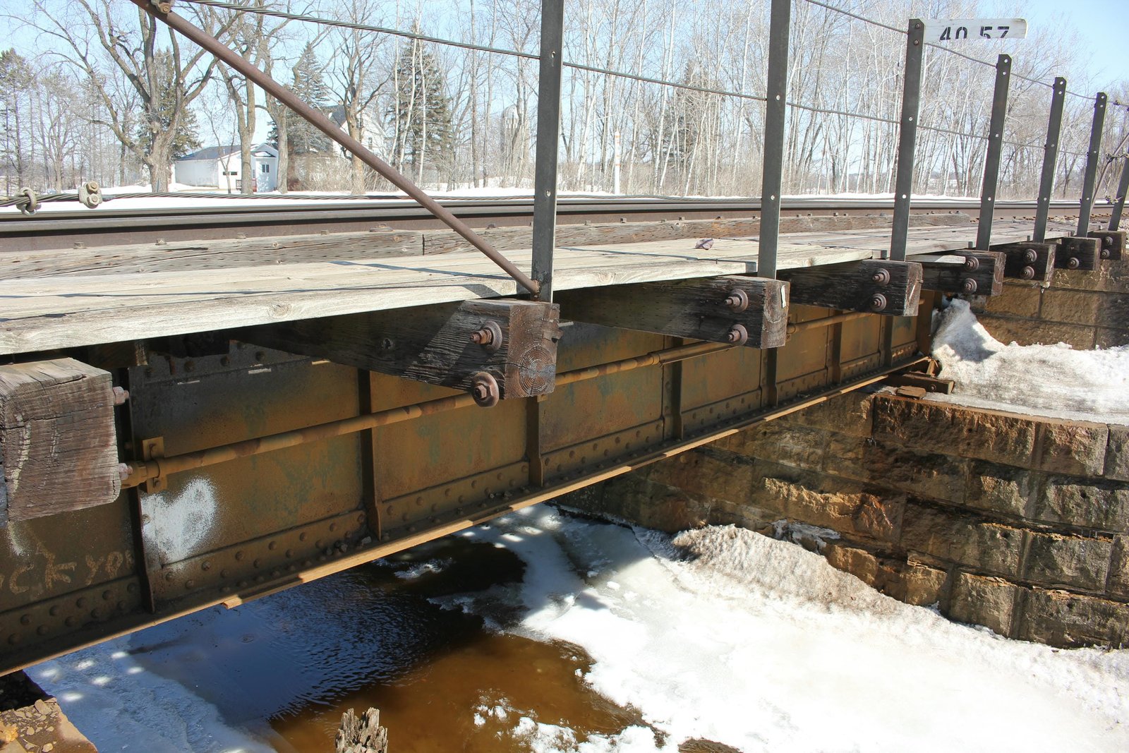 South track span
